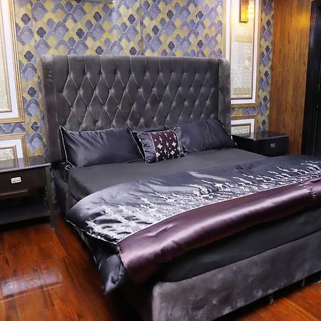 Adara Suites Lahore Exterior foto