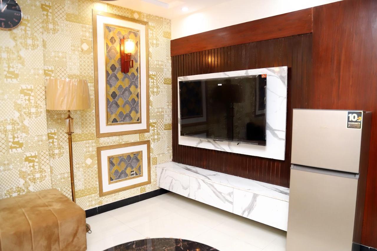 Adara Suites Lahore Exterior foto